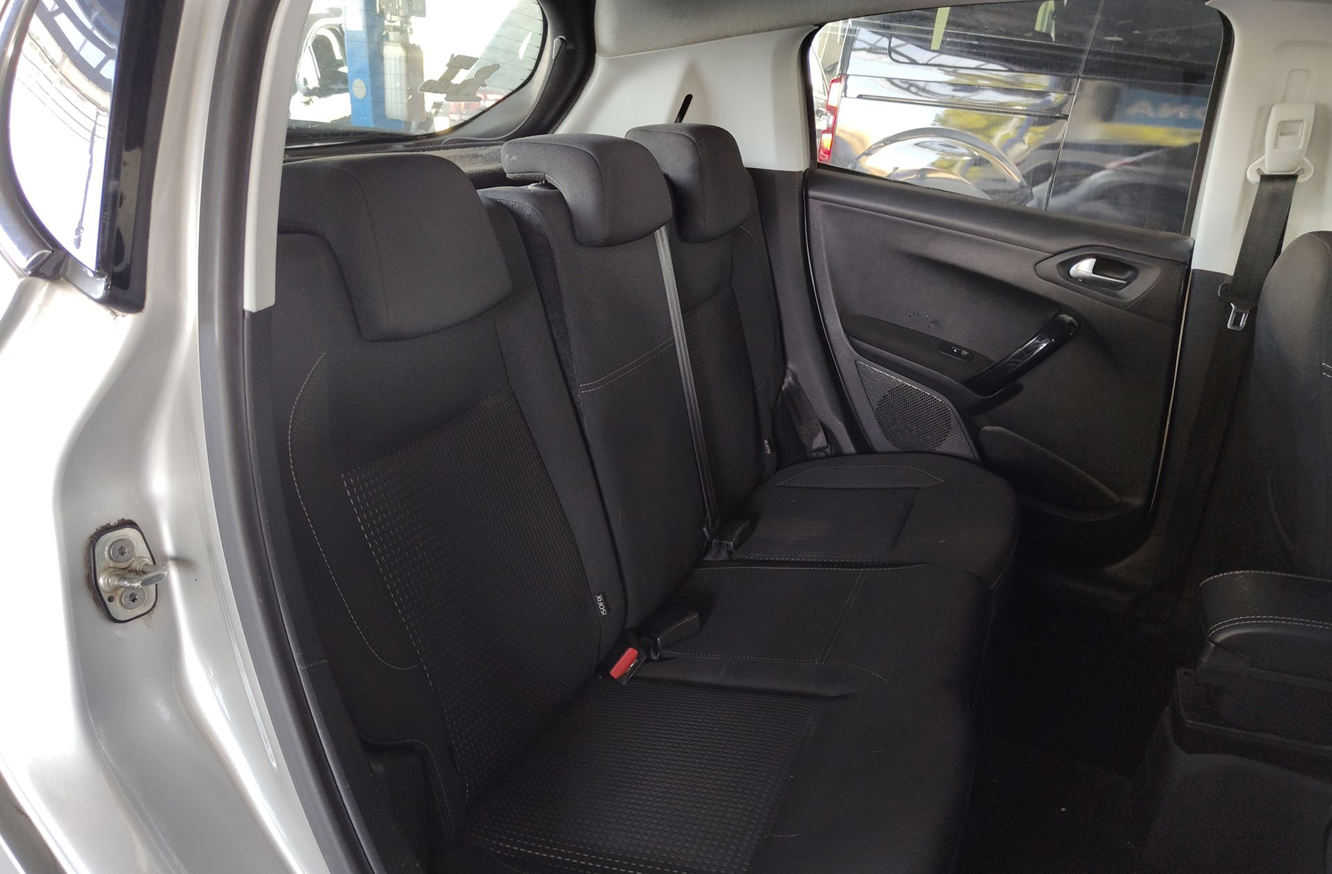 Peugeot 208 1.2 PureTech Allure EAT6 - foto 15