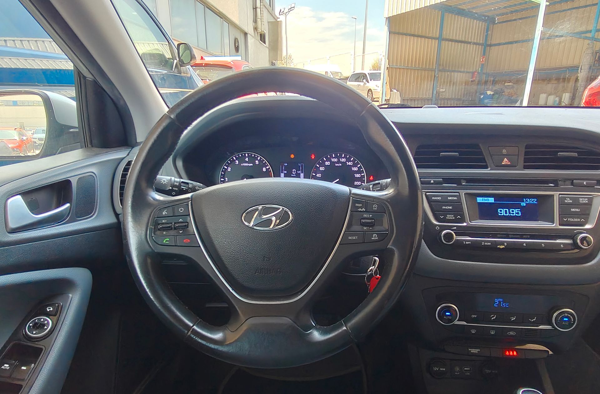 Hyundai i20 1.4 MPI Tecno - foto 19