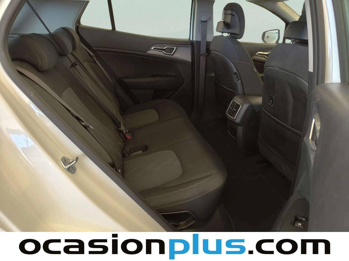 Foto asientos traseros KIA Sportage KIA Sportage 1.6 T-GDi MHEV Drive 4x2 (150 CV)