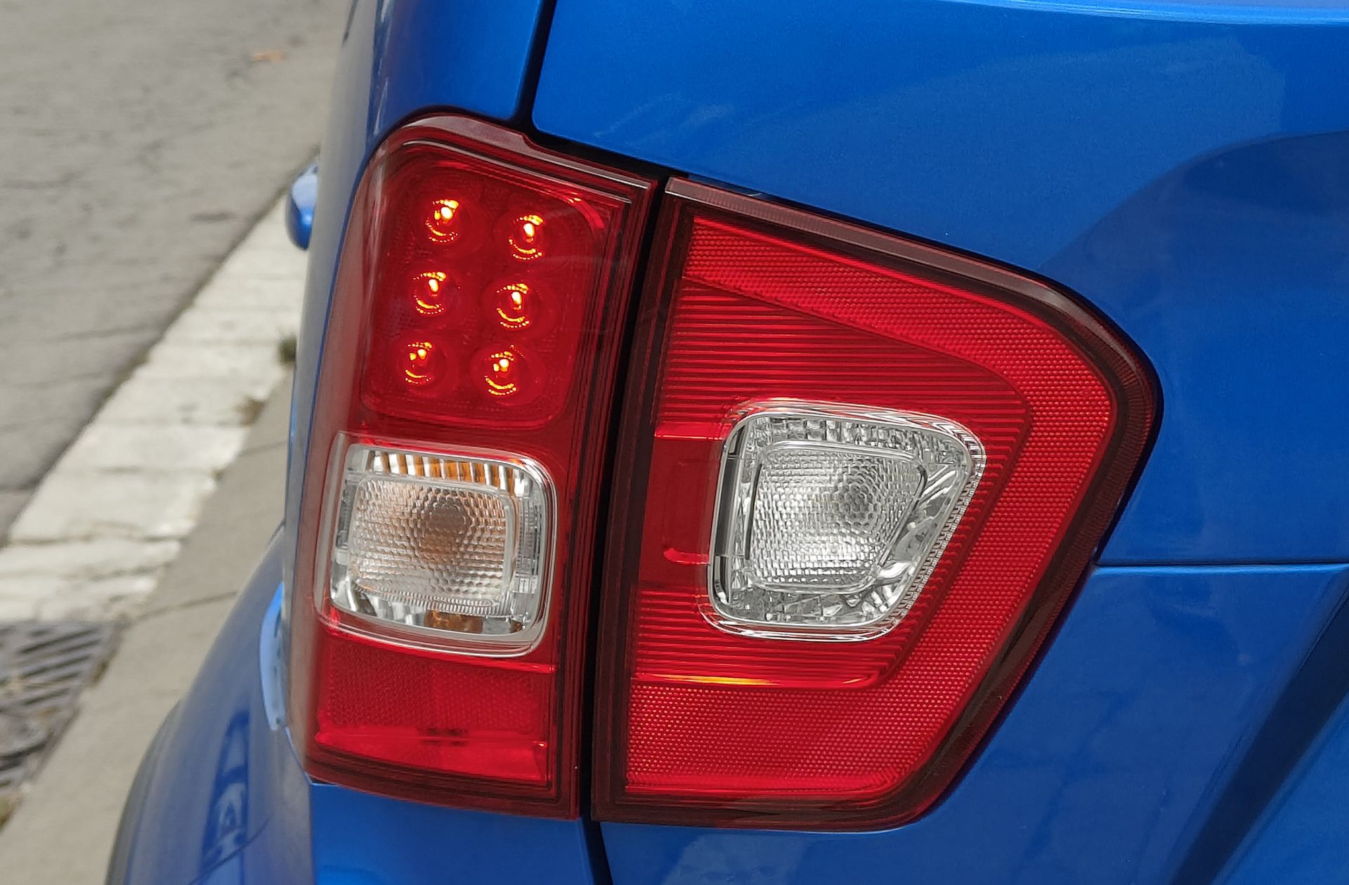 Suzuki Ignis 1.2 Mild Hybrid GLE - foto 15
