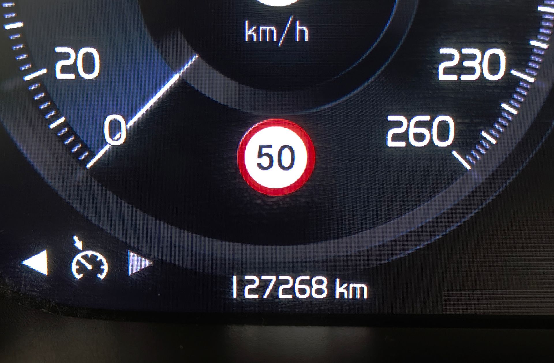 Volvo XC40 D3 Momentum AWD - foto 11