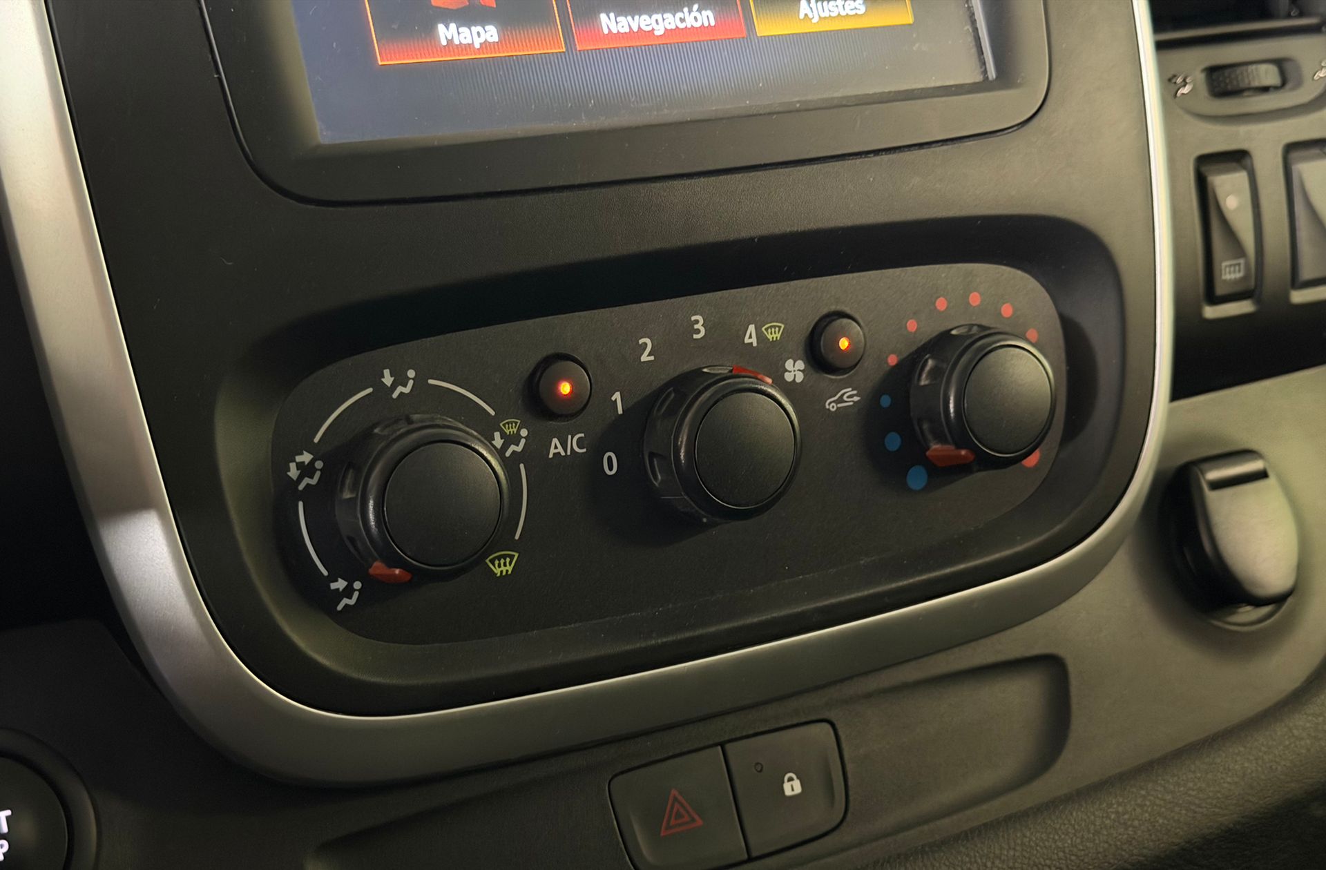 Renault Trafic Passenger Passenger dCi 145 Combi9 TT Energy L 9 plazas - foto 30