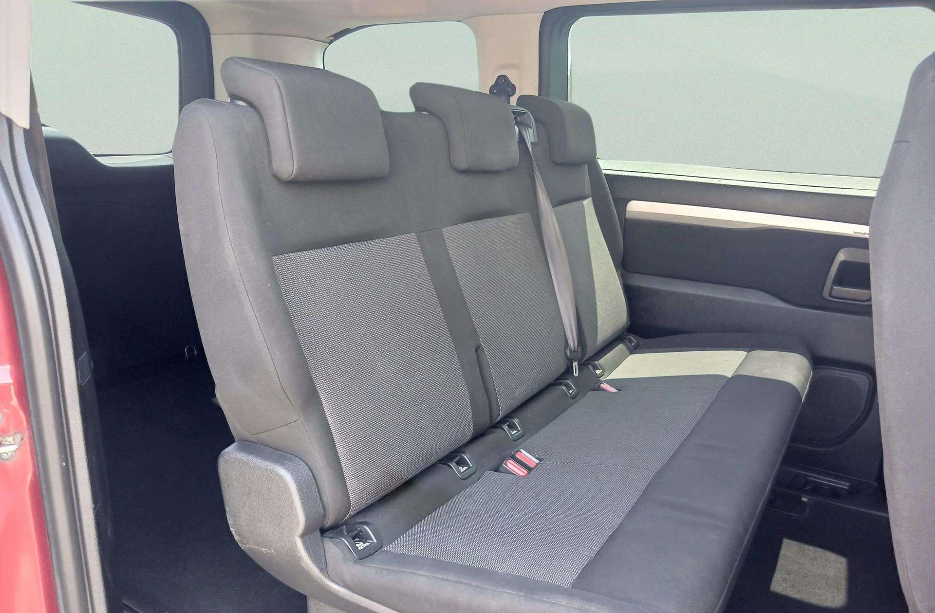 Peugeot Traveller BlueHDi 115 Business Standard - foto 14