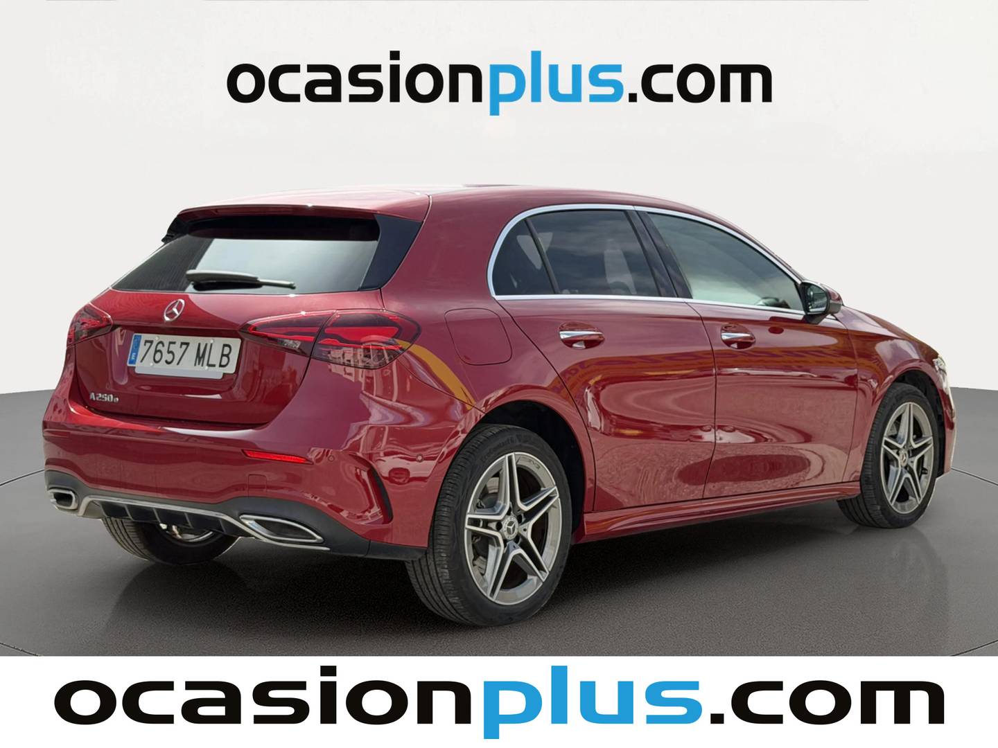Foto trasera Mercedes Clase A Mercedes Clase A 250 e (218 CV) Pack AMG derecha