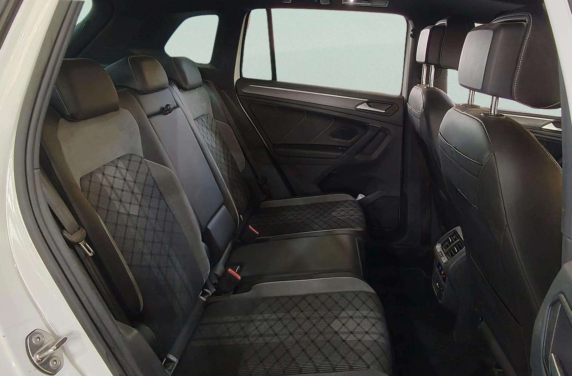 Volkswagen Tiguan R-Line 2.0 TDI DSG - foto 16