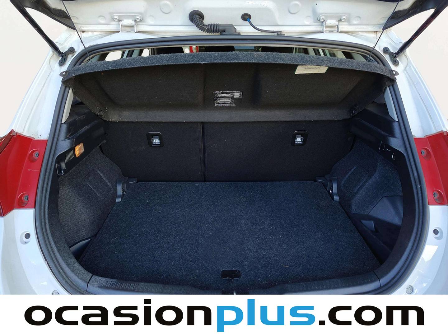 Fotos maletero Toyota Auris Toyota Auris Hybrid Active (136 CV)