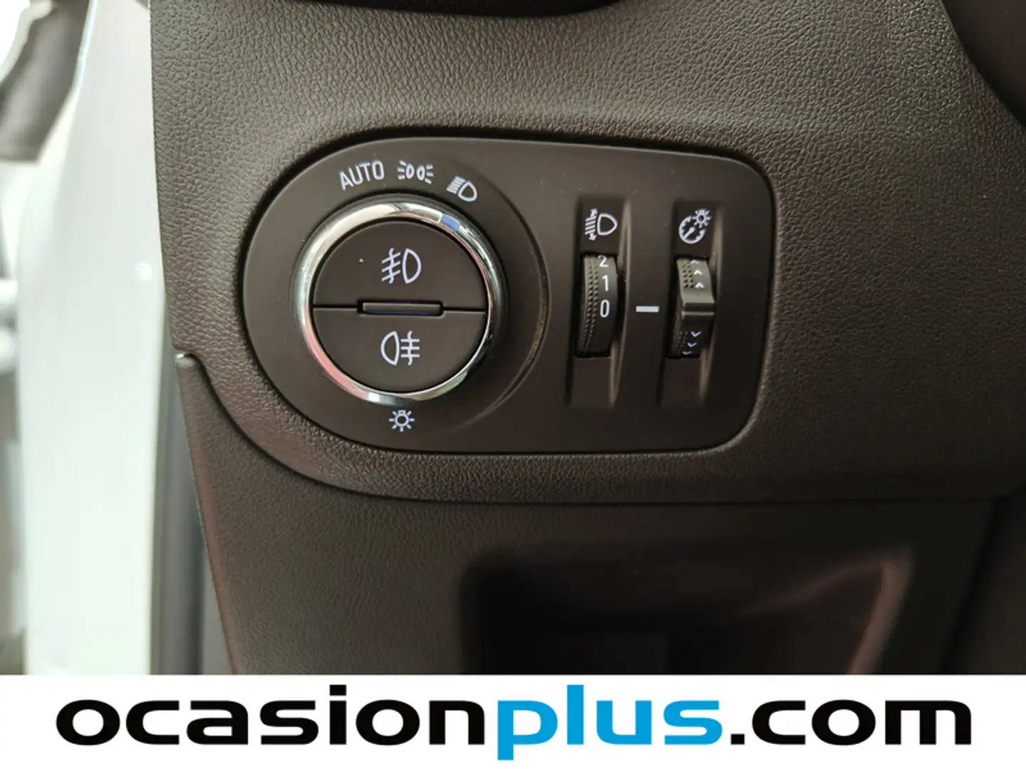 Foto Opel Crossland X Opel Crossland X 1.6 Turbo Selective (99 CV)