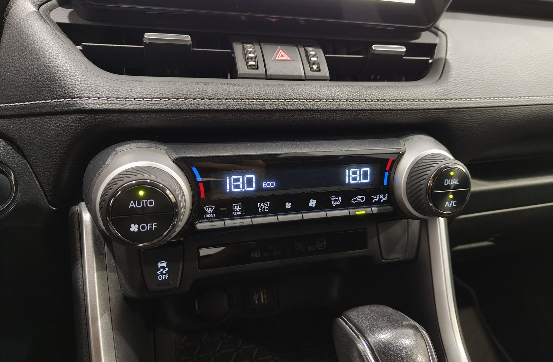 Toyota RAV4 2.5l hybrid Advance - foto 28