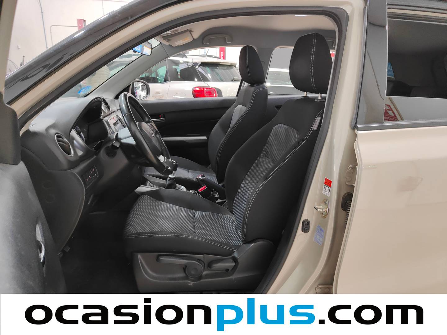 Foto asientos delanteros Suzuki Vitara Suzuki Vitara 1.4 T Mild Hybrid GLE 4WD (129 CV)