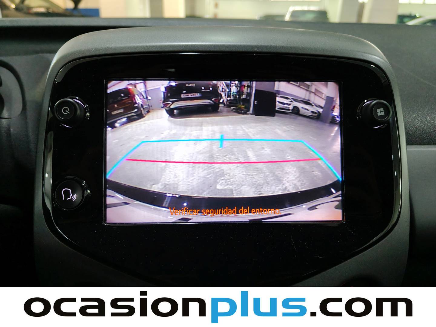 Equipamiento del Toyota Aygo Toyota Aygo 1.0 70 x-play (72 CV)