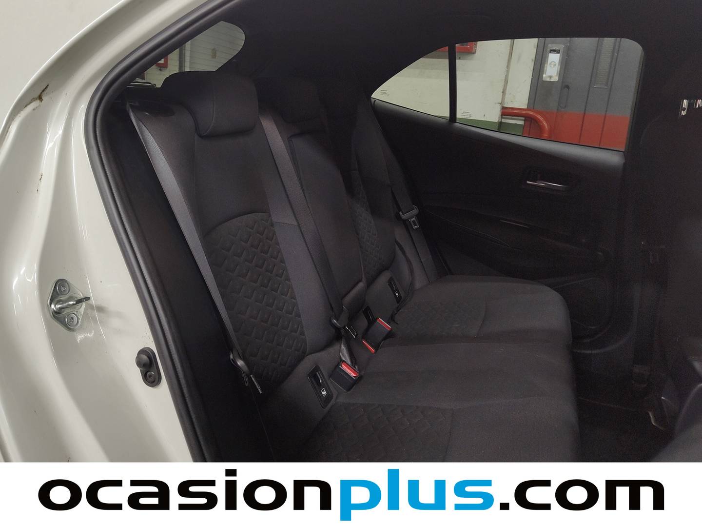 Foto asientos traseros Toyota Corolla Toyota Corolla 180H FEEL! E-CVT (180 CV)