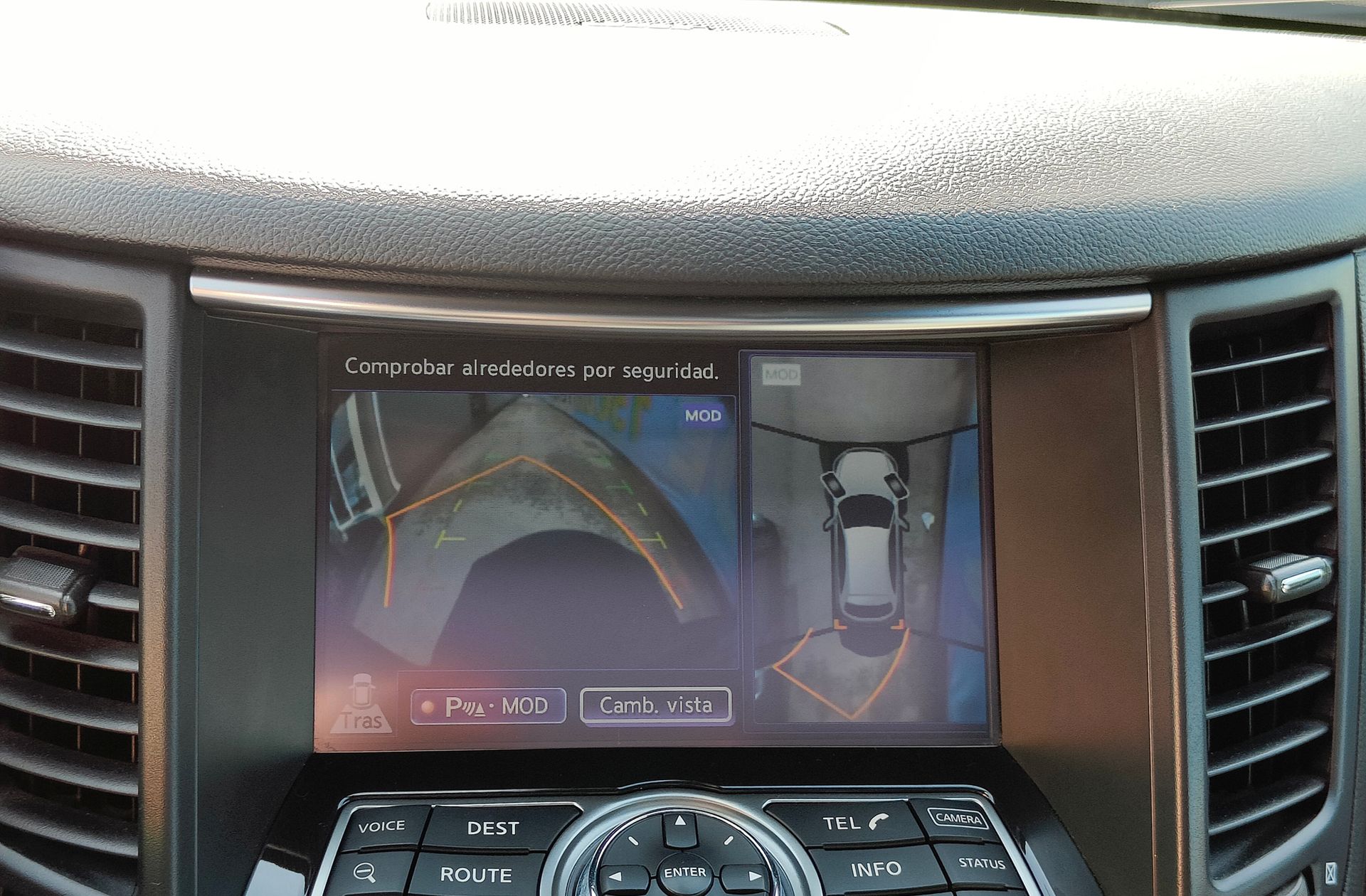 Infiniti QX70 3.0 D S Premium - foto 9