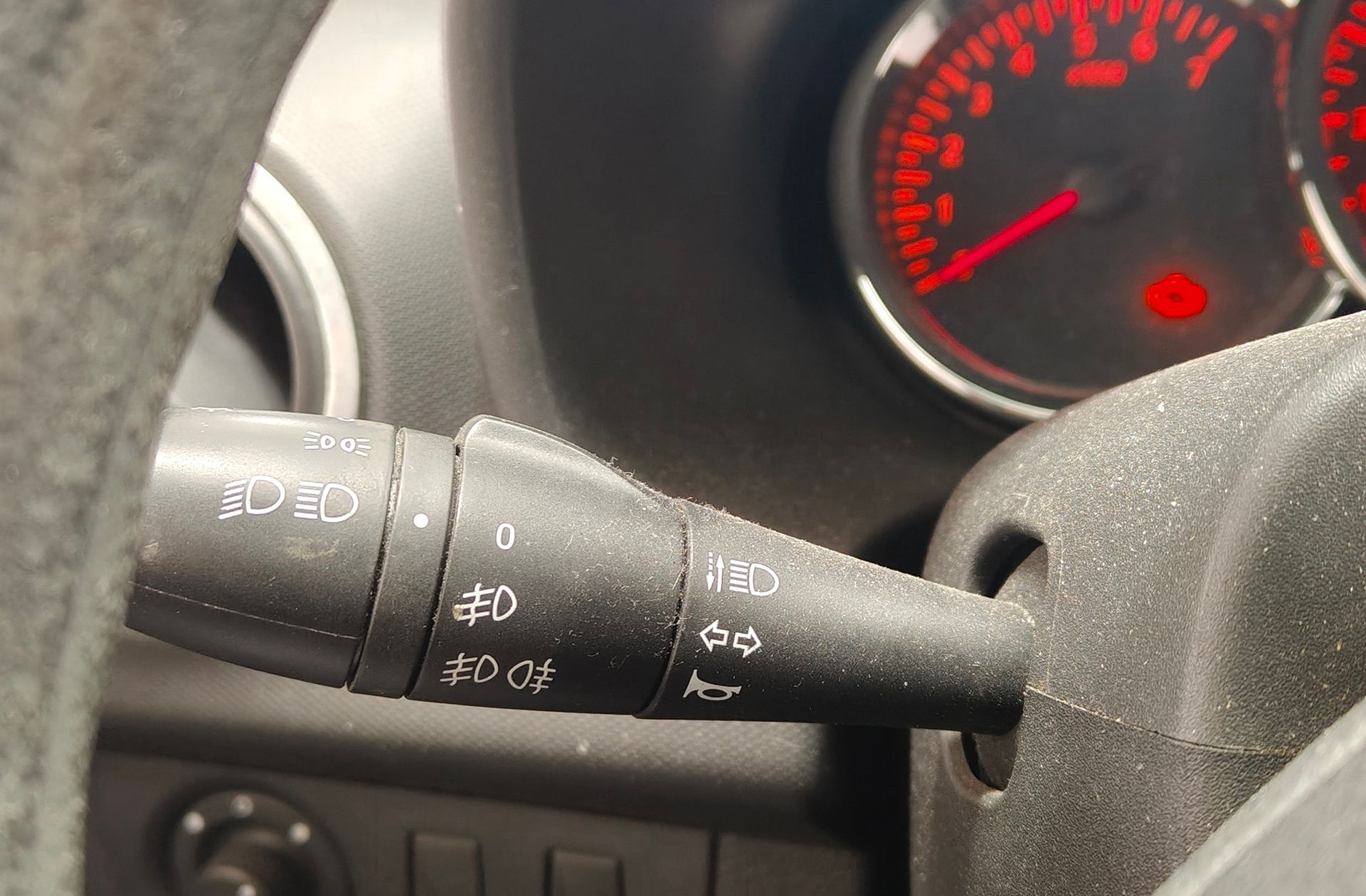 Dacia Sandero Laureate dCi - foto 19
