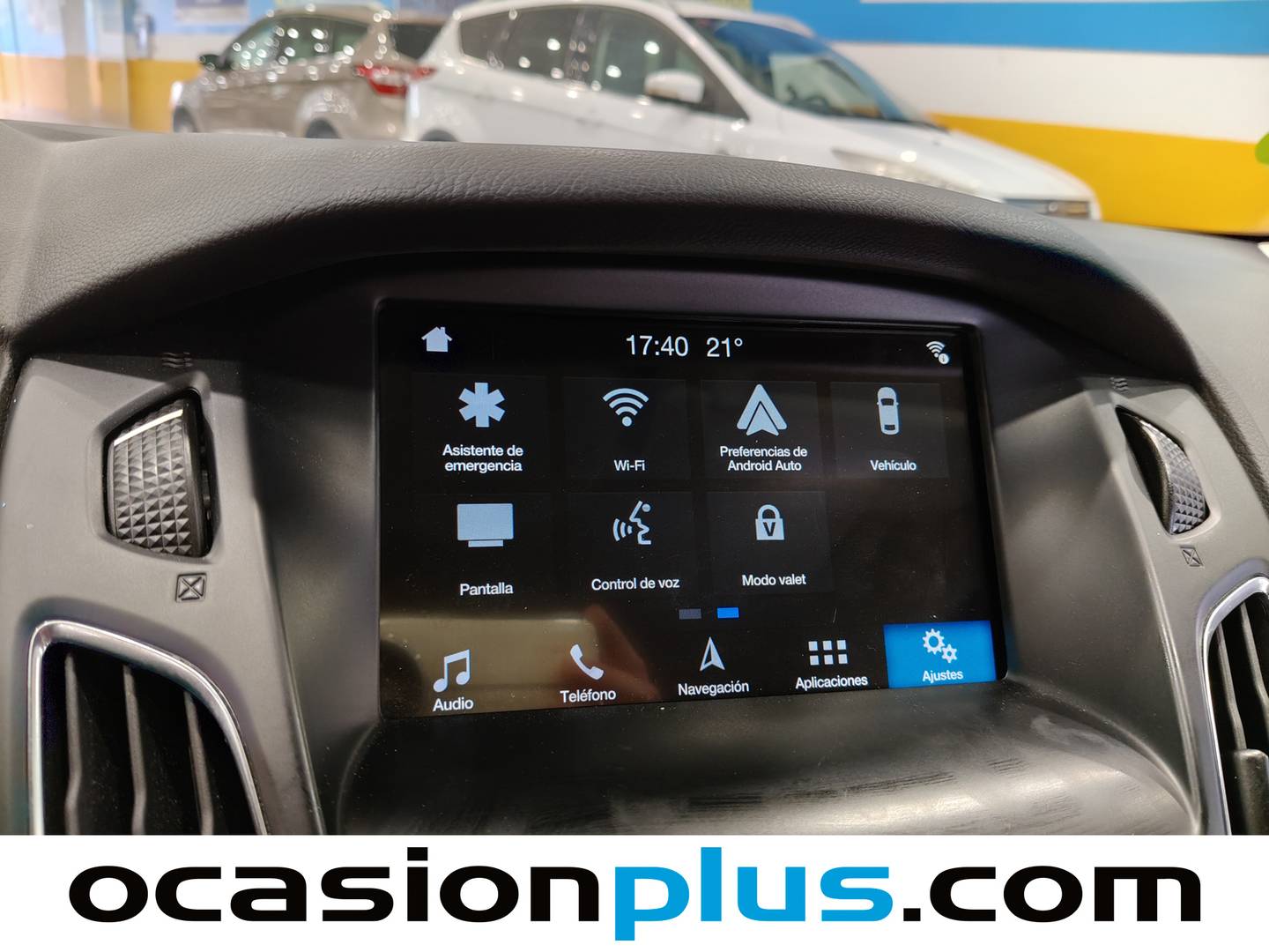 Extras y acabados del Ford Focus Ford Focus 1.0 Ecoboost Business (125 CV)
