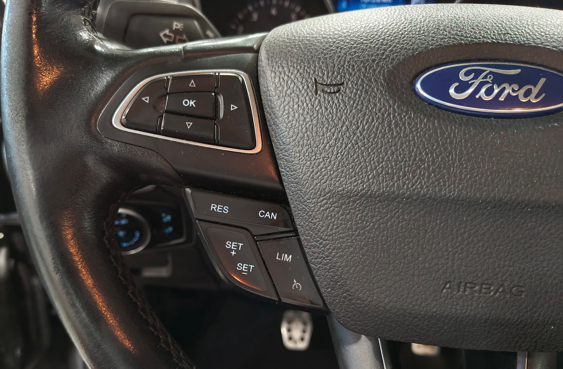 Ford Focus 1.0 EcoBoost Trend+ - foto 22