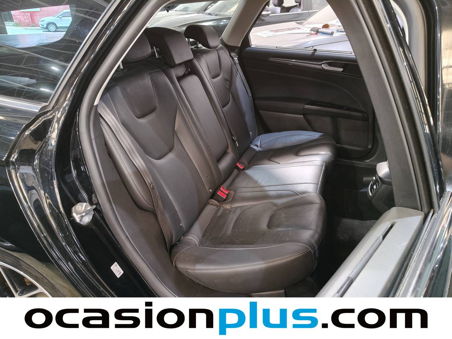 Foto asientos traseros Ford Mondeo Ford Mondeo 2.0 Híbrido HEV Titanium Auto (187 CV)