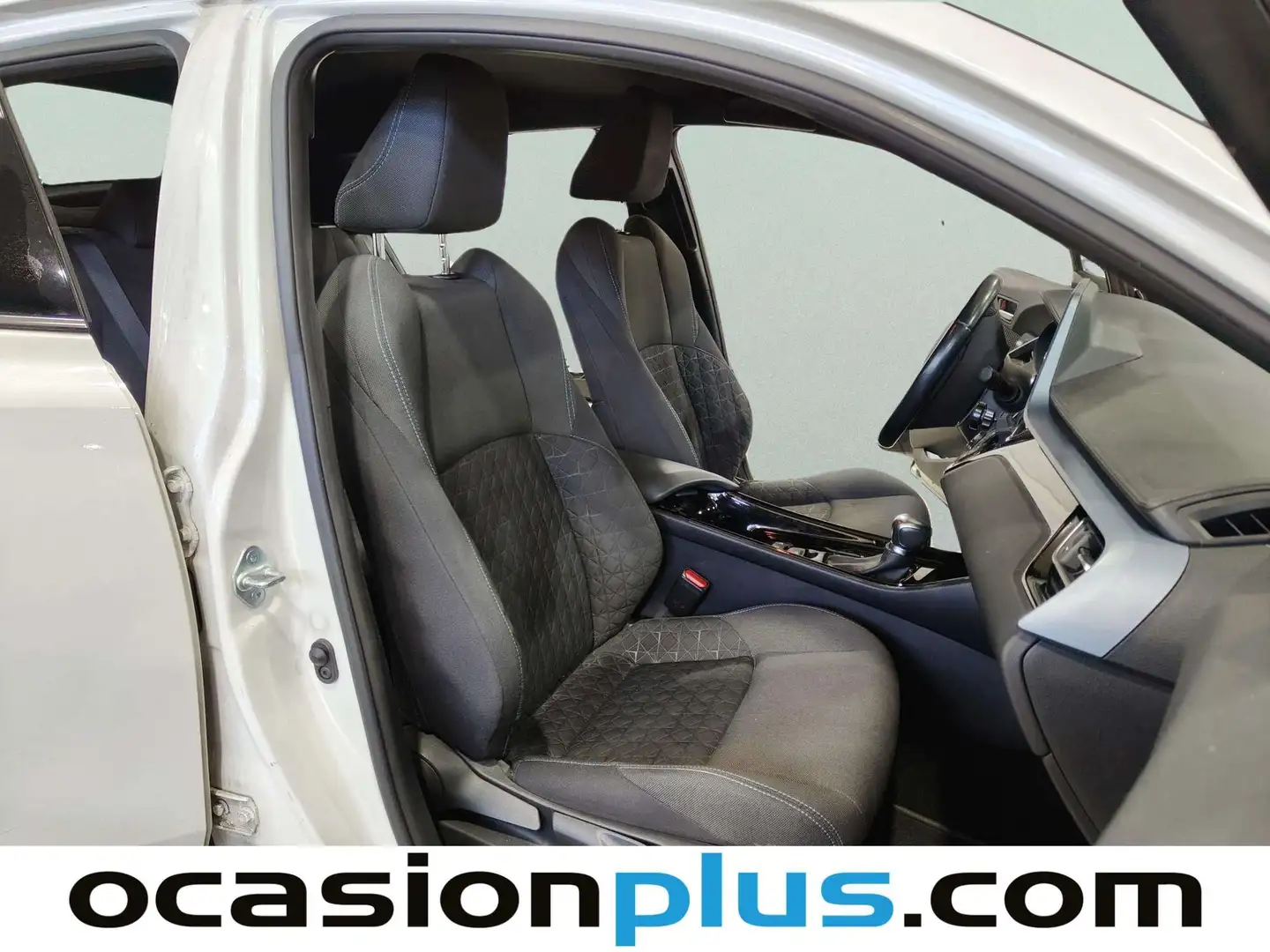 Foto Toyota C-HR Toyota C-HR 1.8 125H Advance  (122 CV)