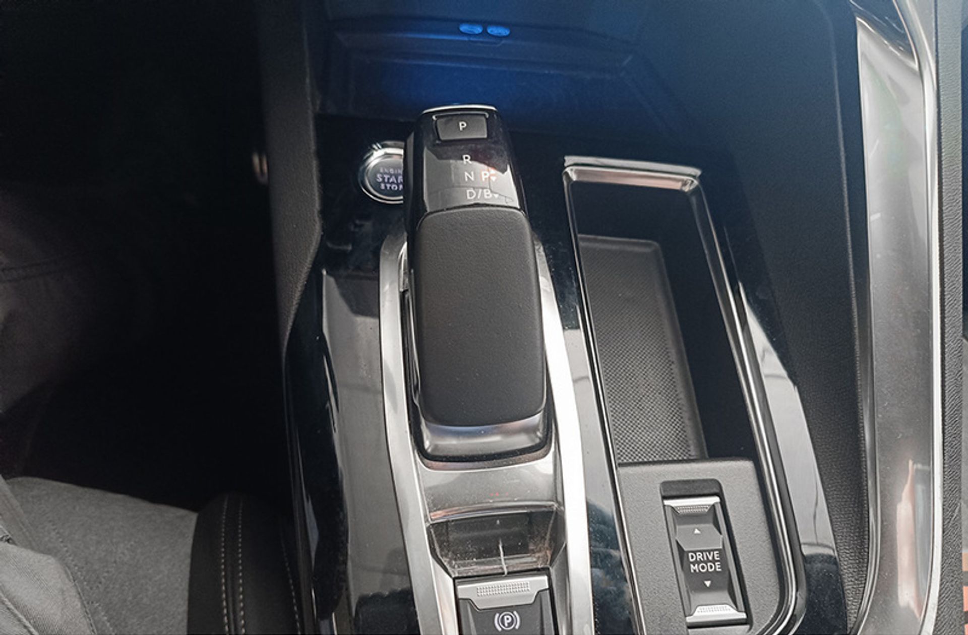 Peugeot 3008 300 GT e-EAT8 - foto 5