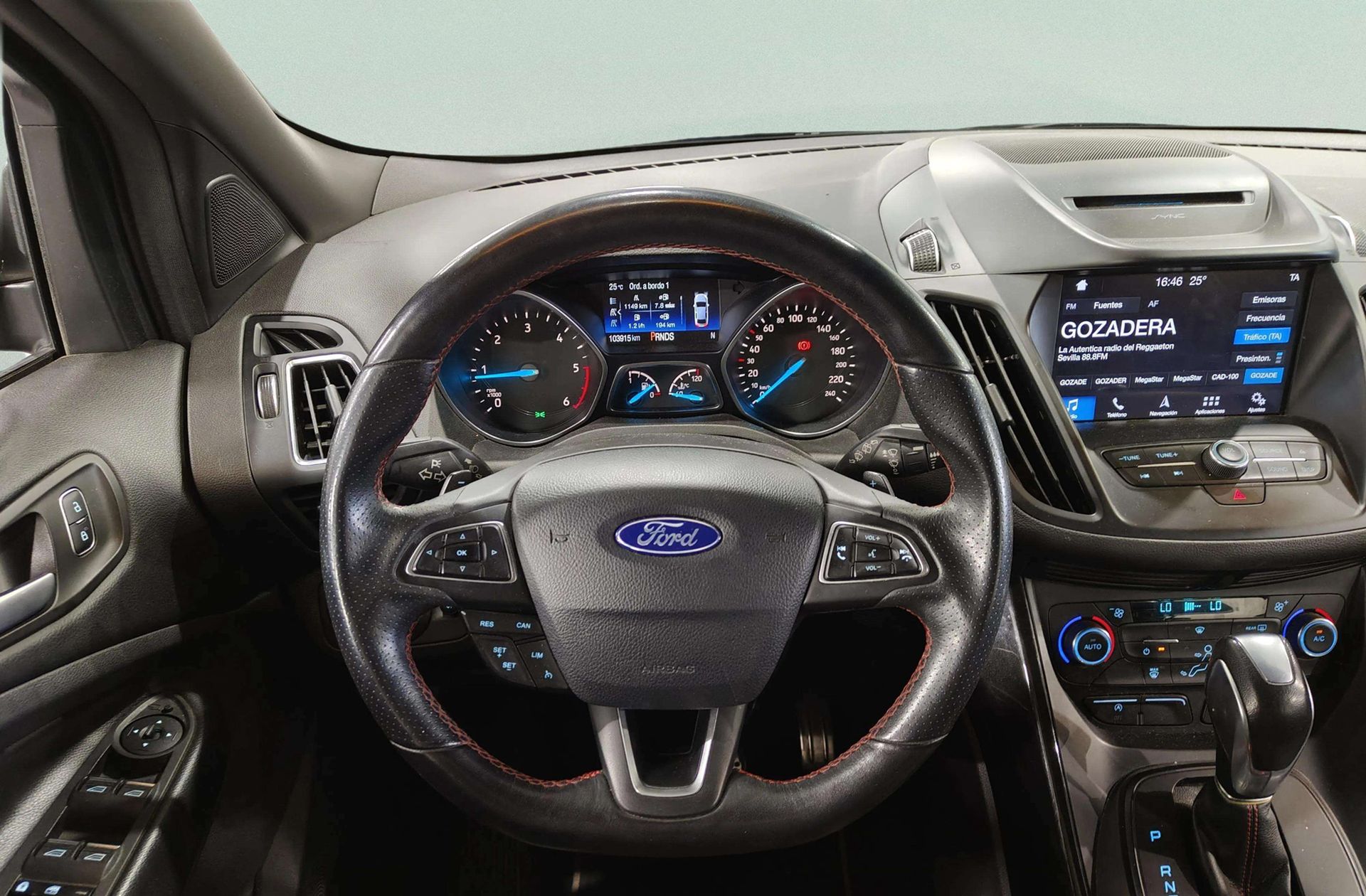 Ford Kuga 2.0 TDCi ST-Line Limited Edition 4x2 - foto 23
