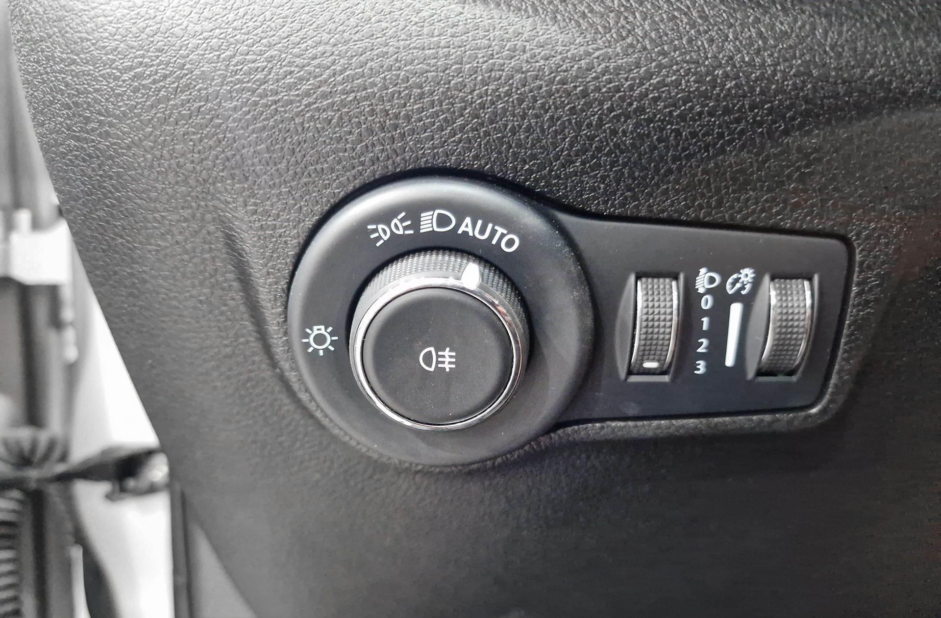 Jeep Compass 1.3 Gse Night Eagle FWD - foto 22