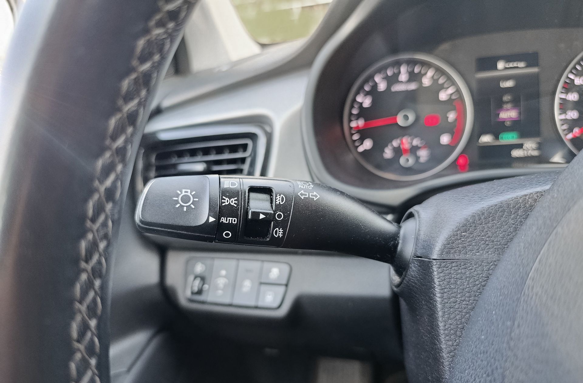 Kia Rio 1.0 T-GDi MHEV iMT Drive - foto 28