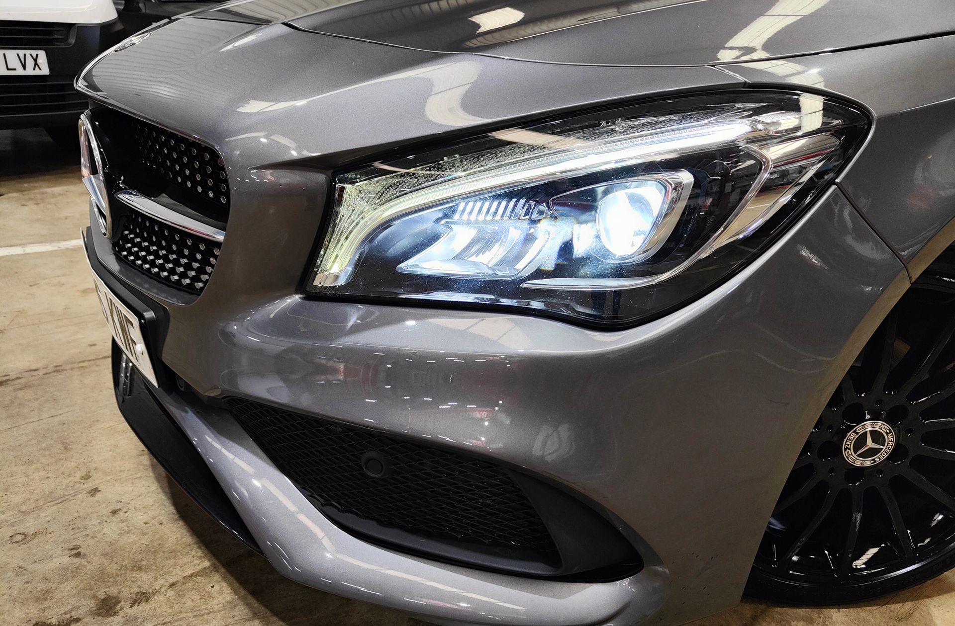 Mercedes-Benz CLA Shooting Brake 200 d Pack AMG - foto 16