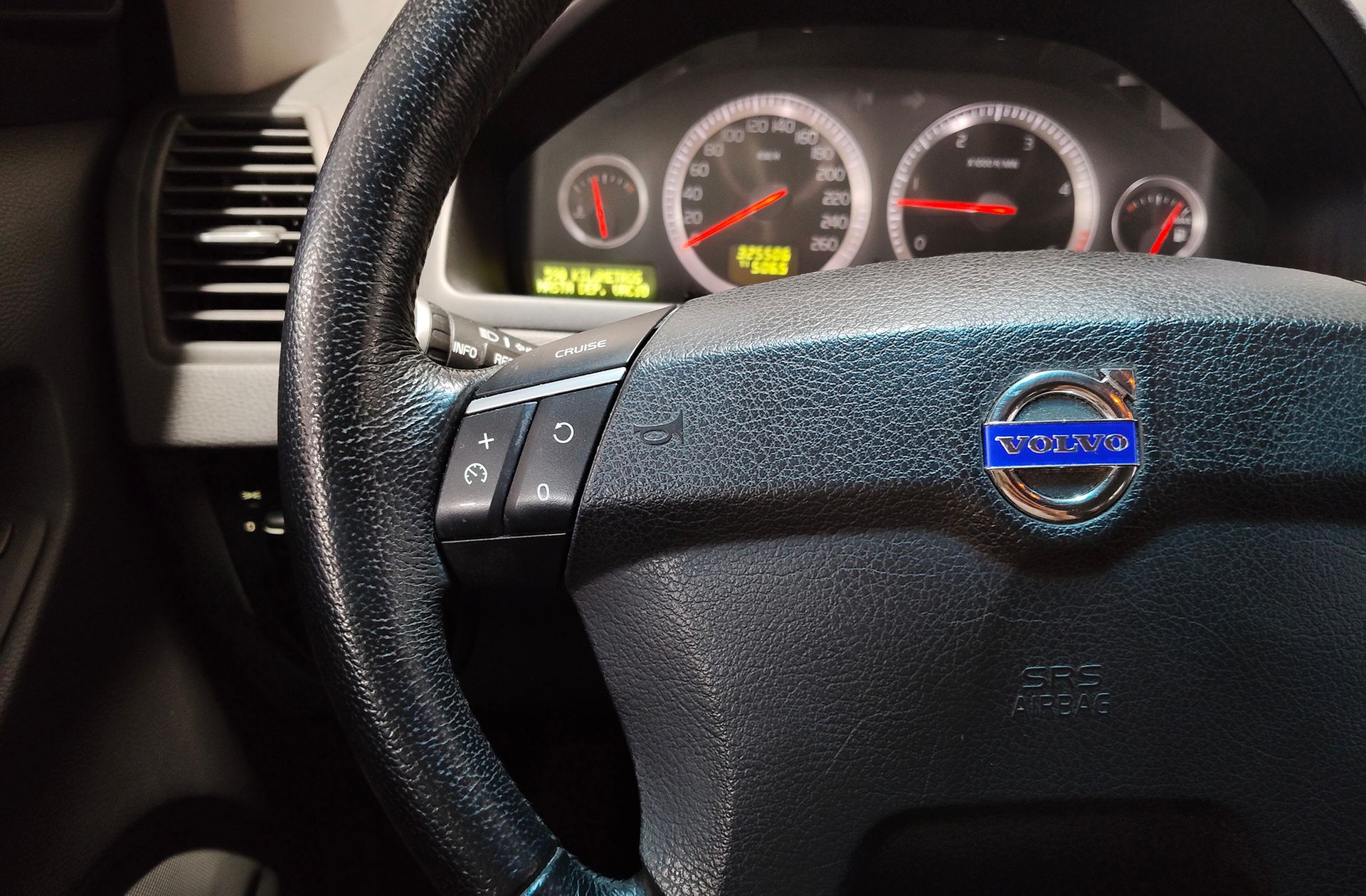 Volvo XC90 D5 Executive - foto 30