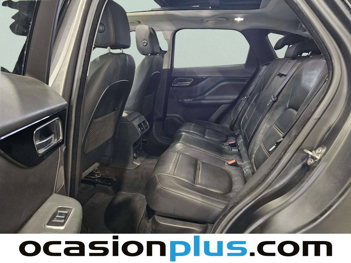 Foto asientos traseros Jaguar F-Pace Jaguar F-PACE 2.0L i4D Prestige AWD Auto (180 CV)