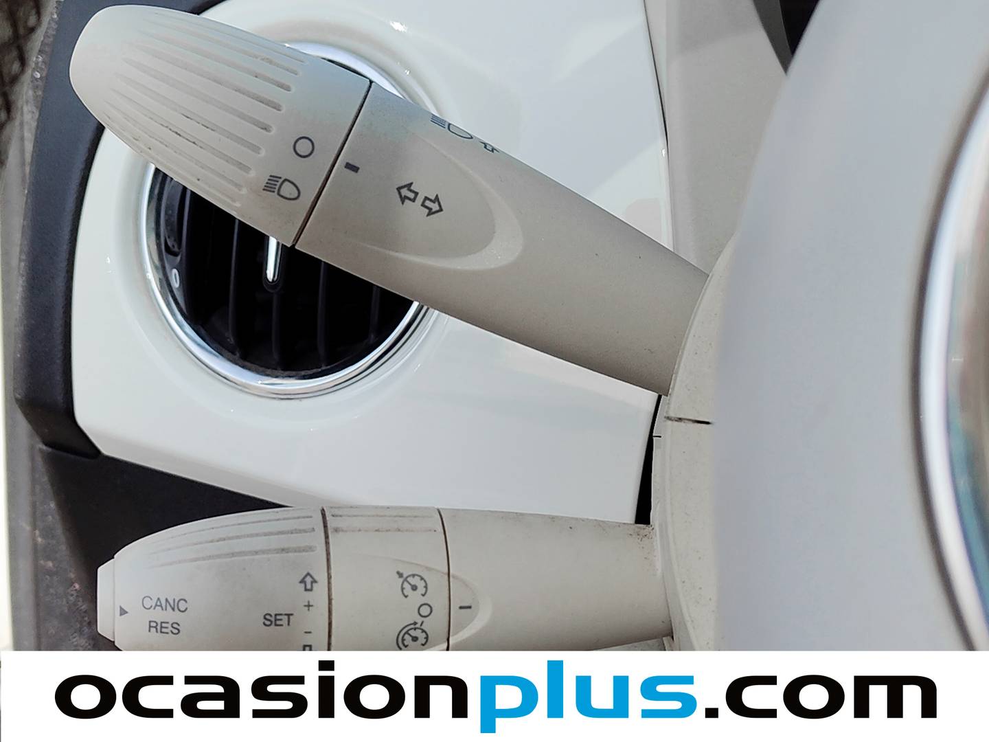 Equipamiento del Fiat 500 Fiat 500 1.2 8v Lounge (69 CV)