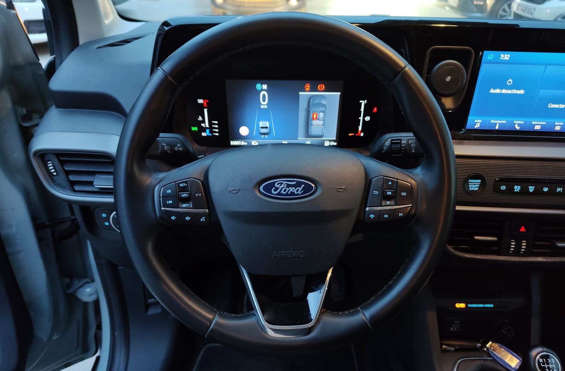 Ford Tourneo Courier 1.0 EcoBoost Titanium - foto 22