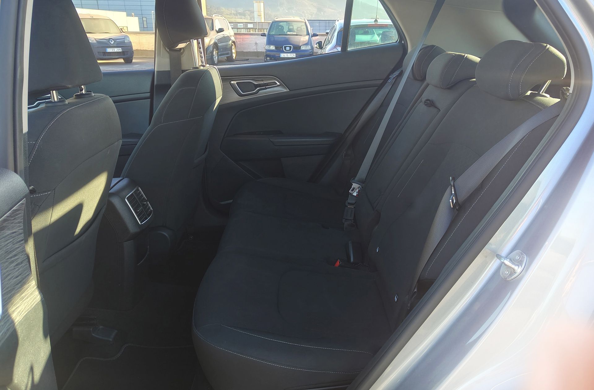 Kia Sportage 1.6 CRDi MHEV Business 4x2 - foto 11