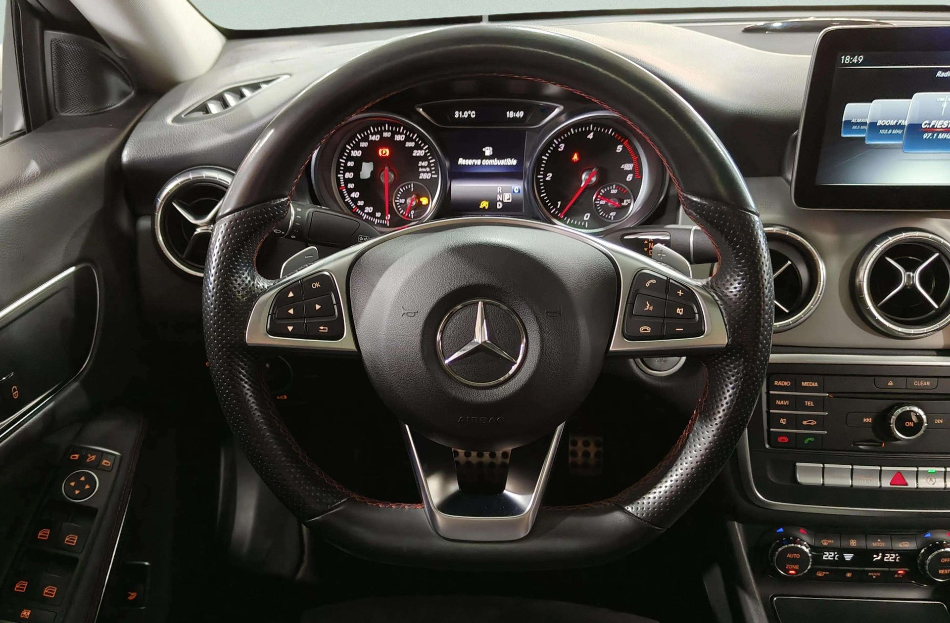 Mercedes-Benz CLA 200 d Pack AMG - foto 24