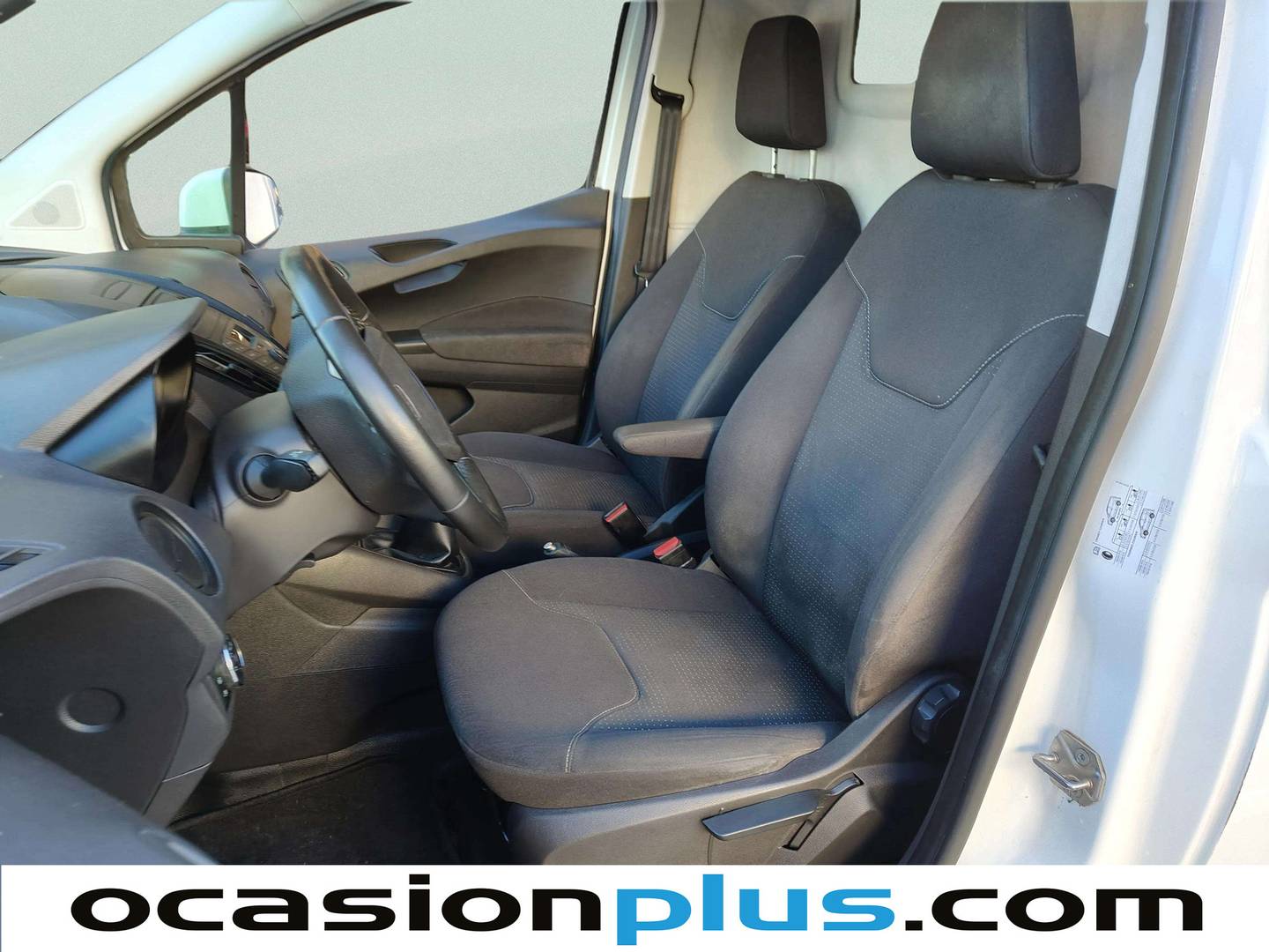 Foto asientos delanteros Ford Transit Courier Ford Transit Courier Van 1.5 TDCI Trend (75 CV)