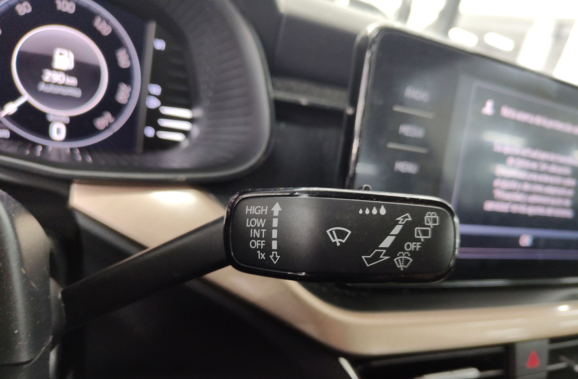 Škoda Kamiq 1.0 TSI Style - foto 25
