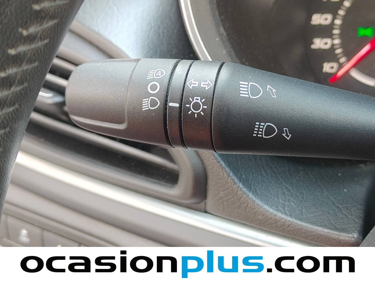 Extras y acabados del Fiat Tipo Fiat Tipo 1.3 Multijet Lounge (95 CV)