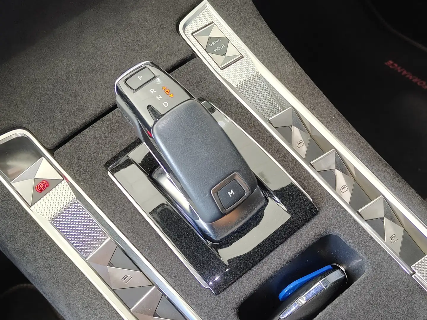 Foto DS DS 7 DS DS7 Crossback BlueHDi 130 Performance Line Auto (130 CV)