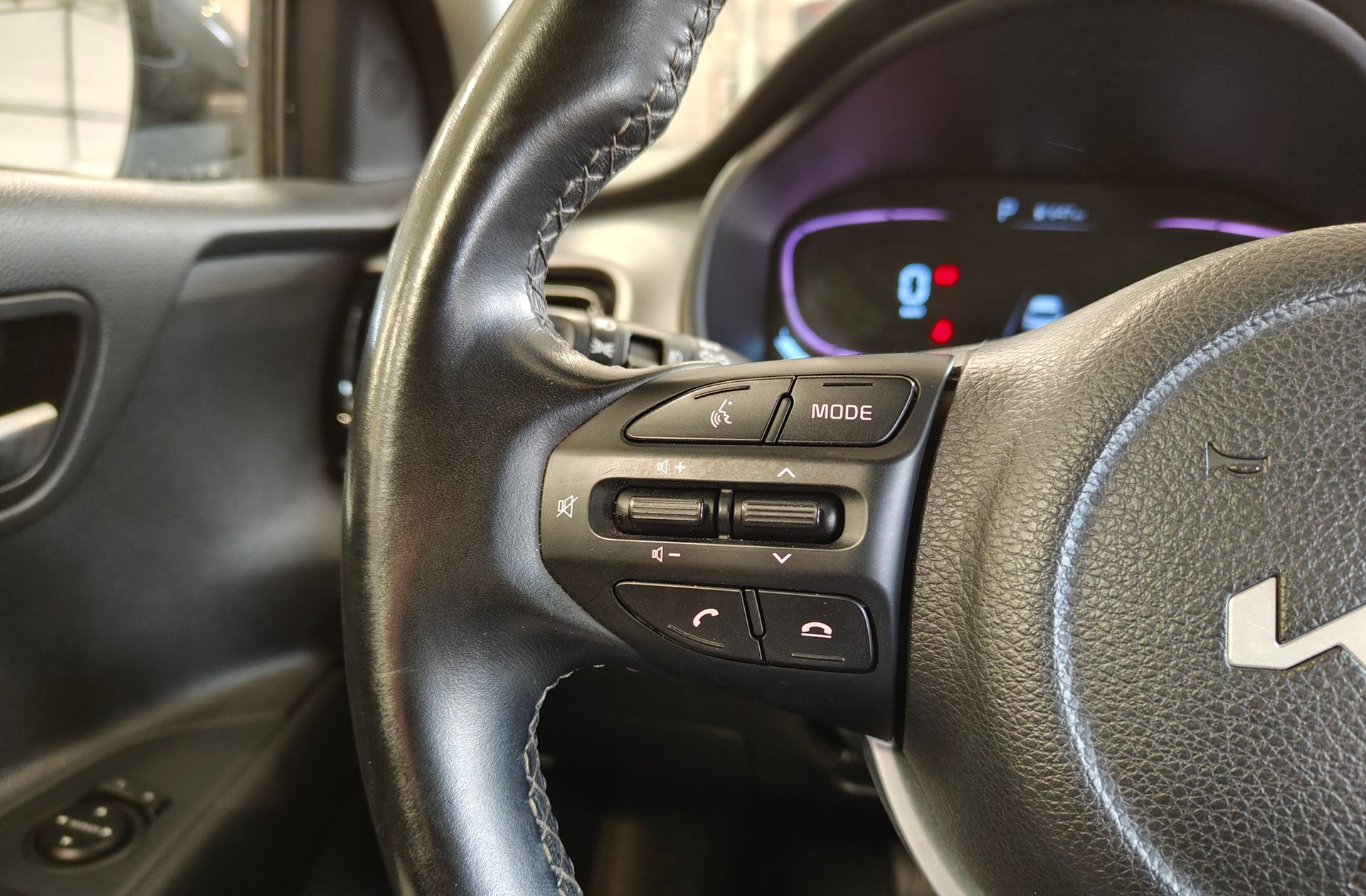 Kia Stonic 1.0 T-GDi Drive - foto 24
