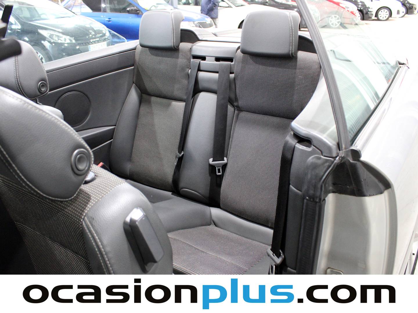 Foto asientos traseros Opel Astra Opel Astra 1.8 Twin Top Cosmo (140 CV)