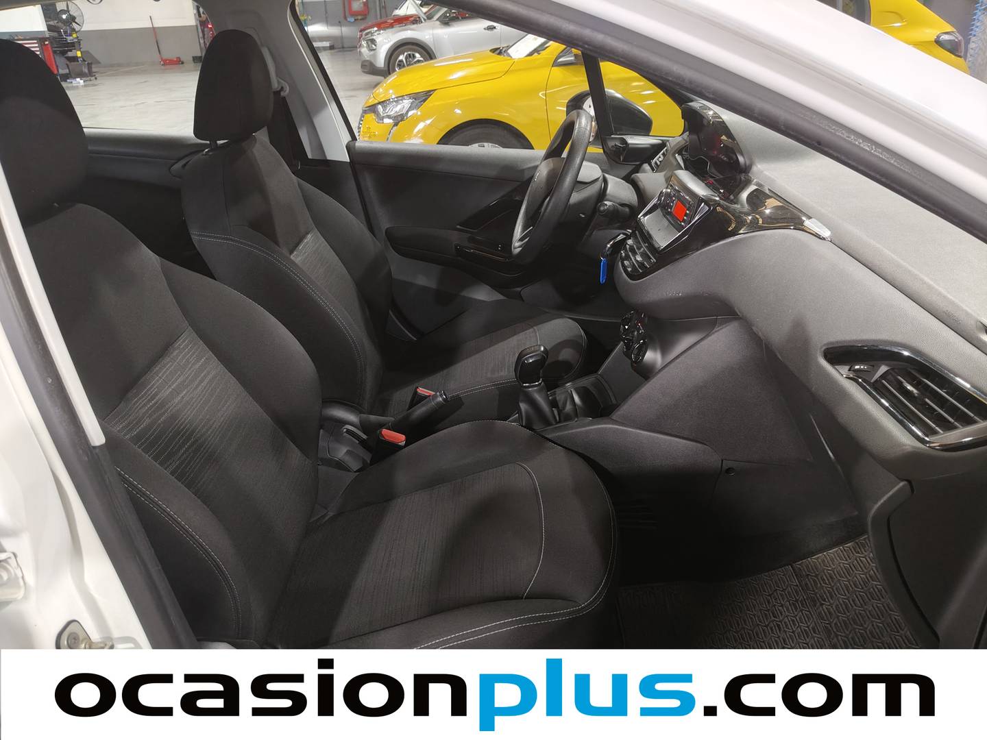 Peugeot 208 Peugeot 208 1.4 HDi Business Line (68 CV) km 0