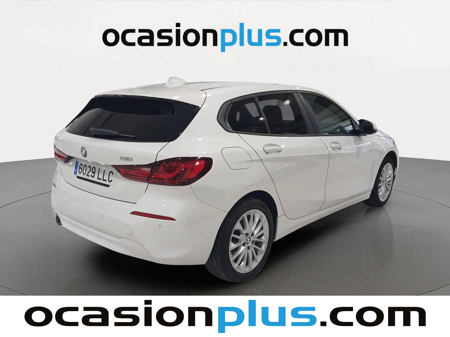 Foto trasera BMW Serie 1 BMW Serie 1 118i (140 CV) derecha