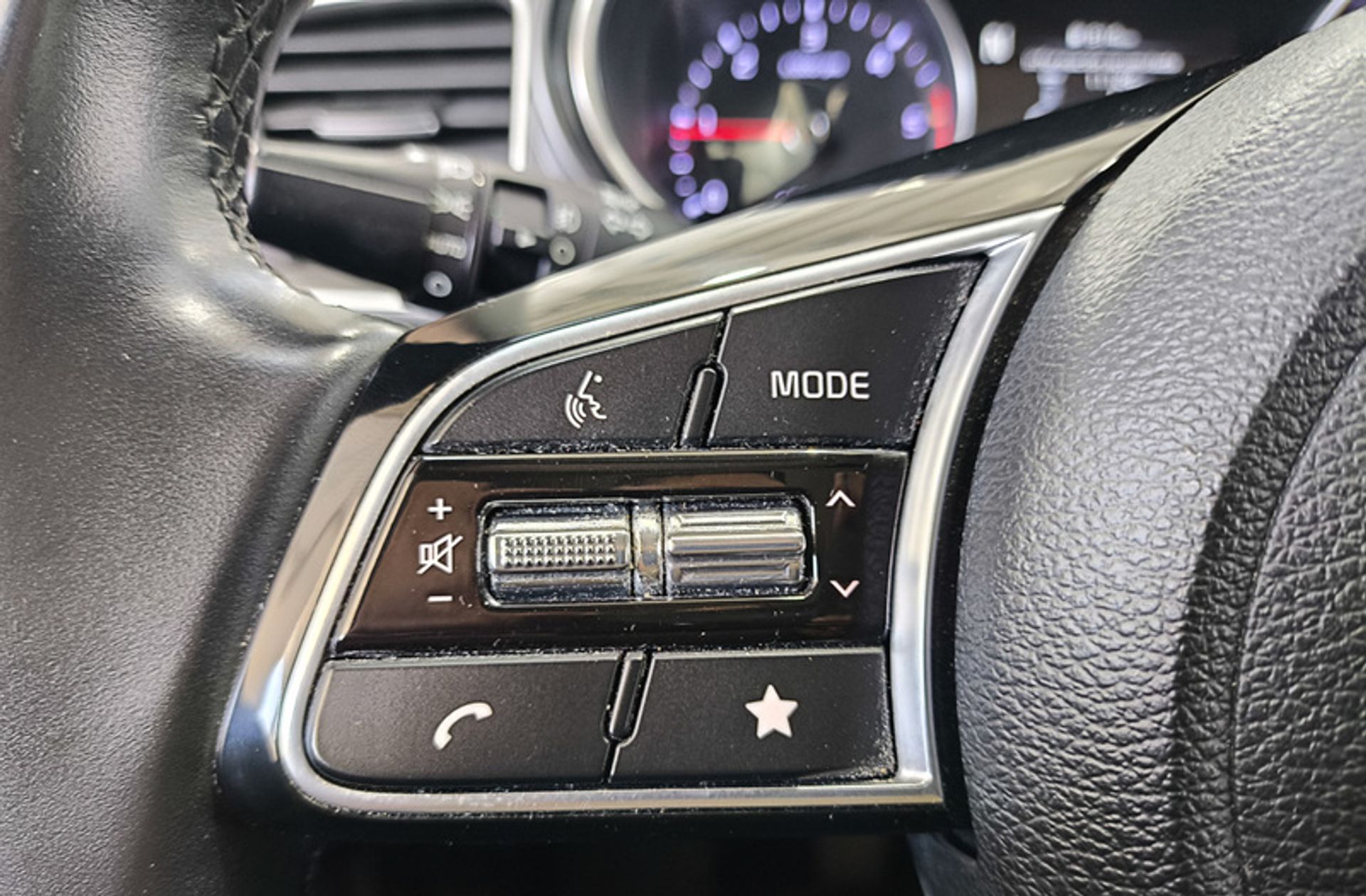 Kia Ceed 1.6 MHEV iMT Drive - foto 24
