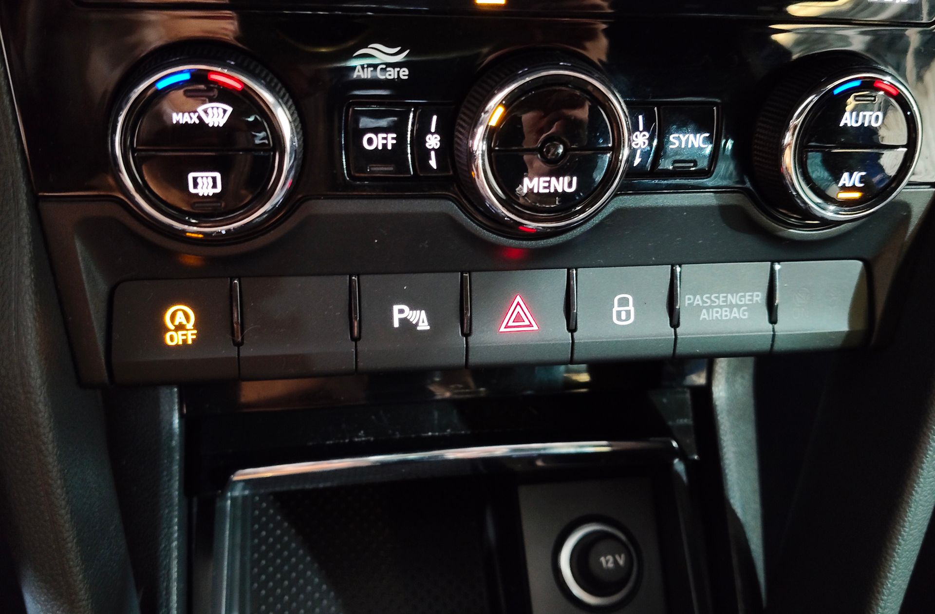 Škoda Karoq 1.5 TSI ACT Sportline DSG - foto 13
