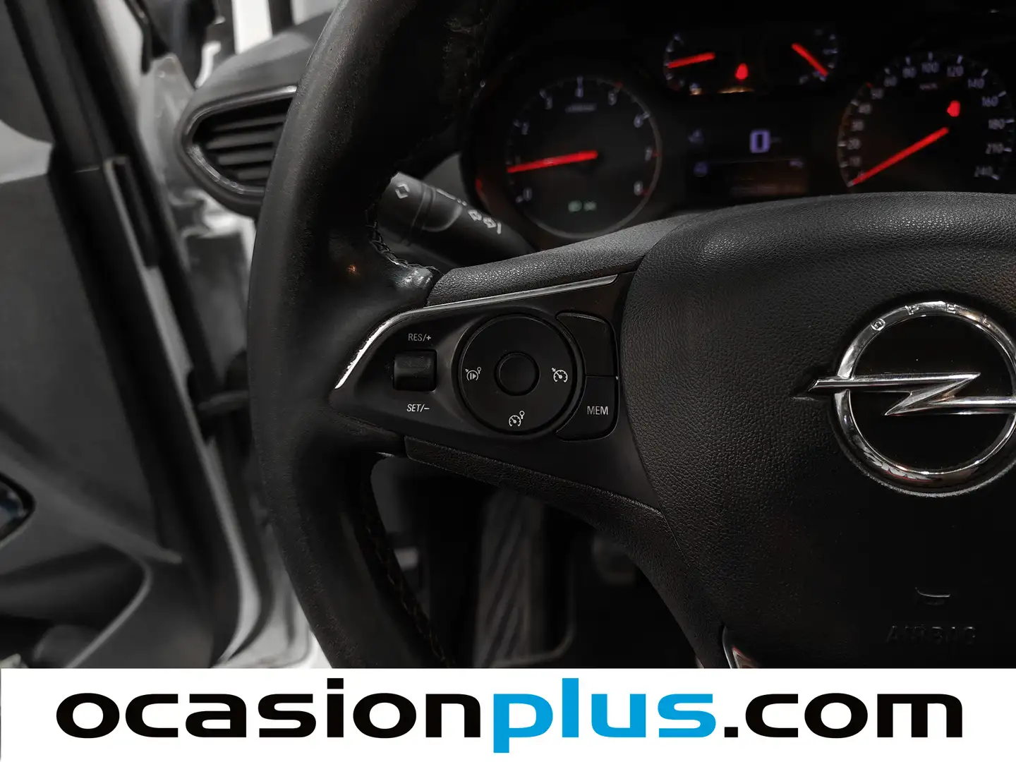 Foto Opel Crossland X Opel Crossland X 1.2 S&S Design Line 120 Aniversario (110 CV)