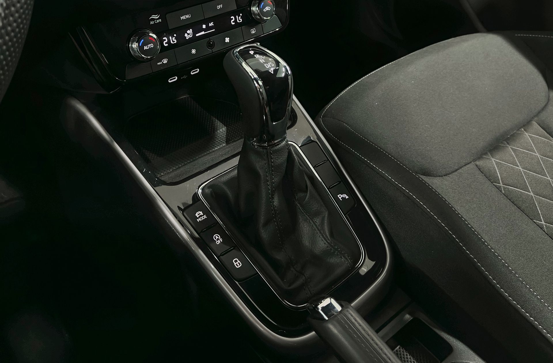 Škoda Fabia 1.5 TSI Design DSG - foto 5