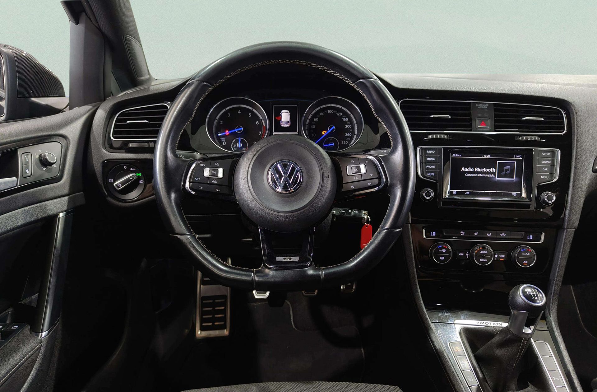 Volkswagen Golf R 2.0 TSI 4Motion - foto 19