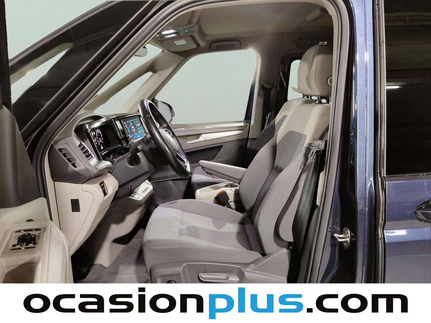 Foto asientos delanteros Volkswagen Multivan Volkswagen Multivan Batalla Corta 1.5 eHybrid 4Motion (245 CV) DSG 7 Plazas