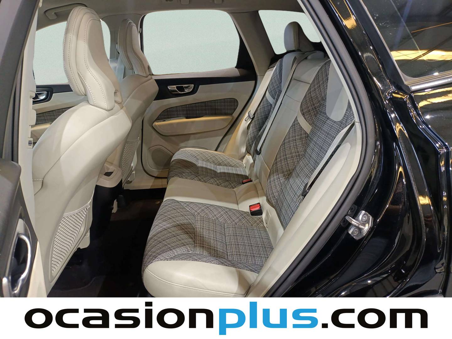 Foto asientos traseros Volvo XC60 Volvo XC60 D4 Momentum Auto (190 CV)