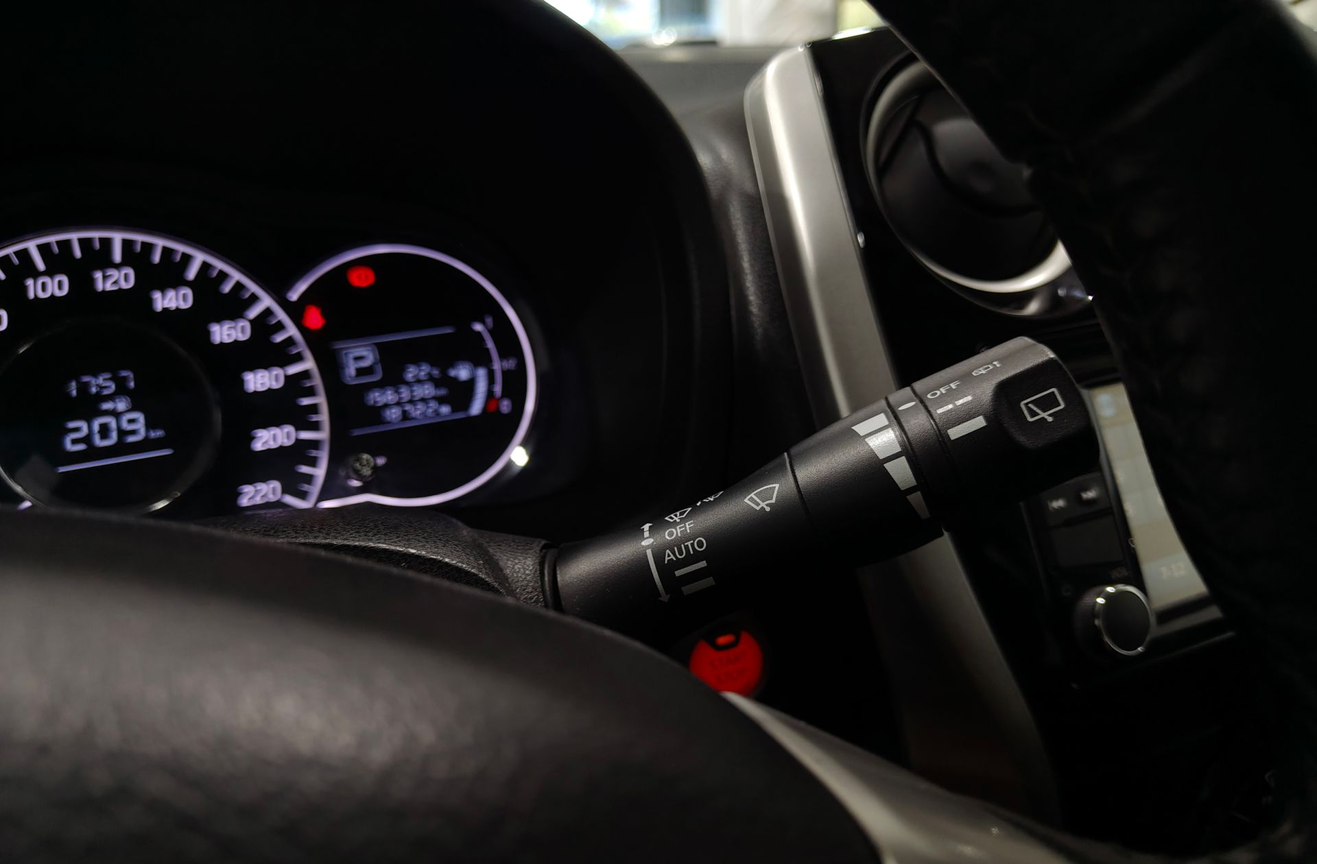 Nissan Note 1.2G DIG-S Tekna Sport Xtronic - foto 29
