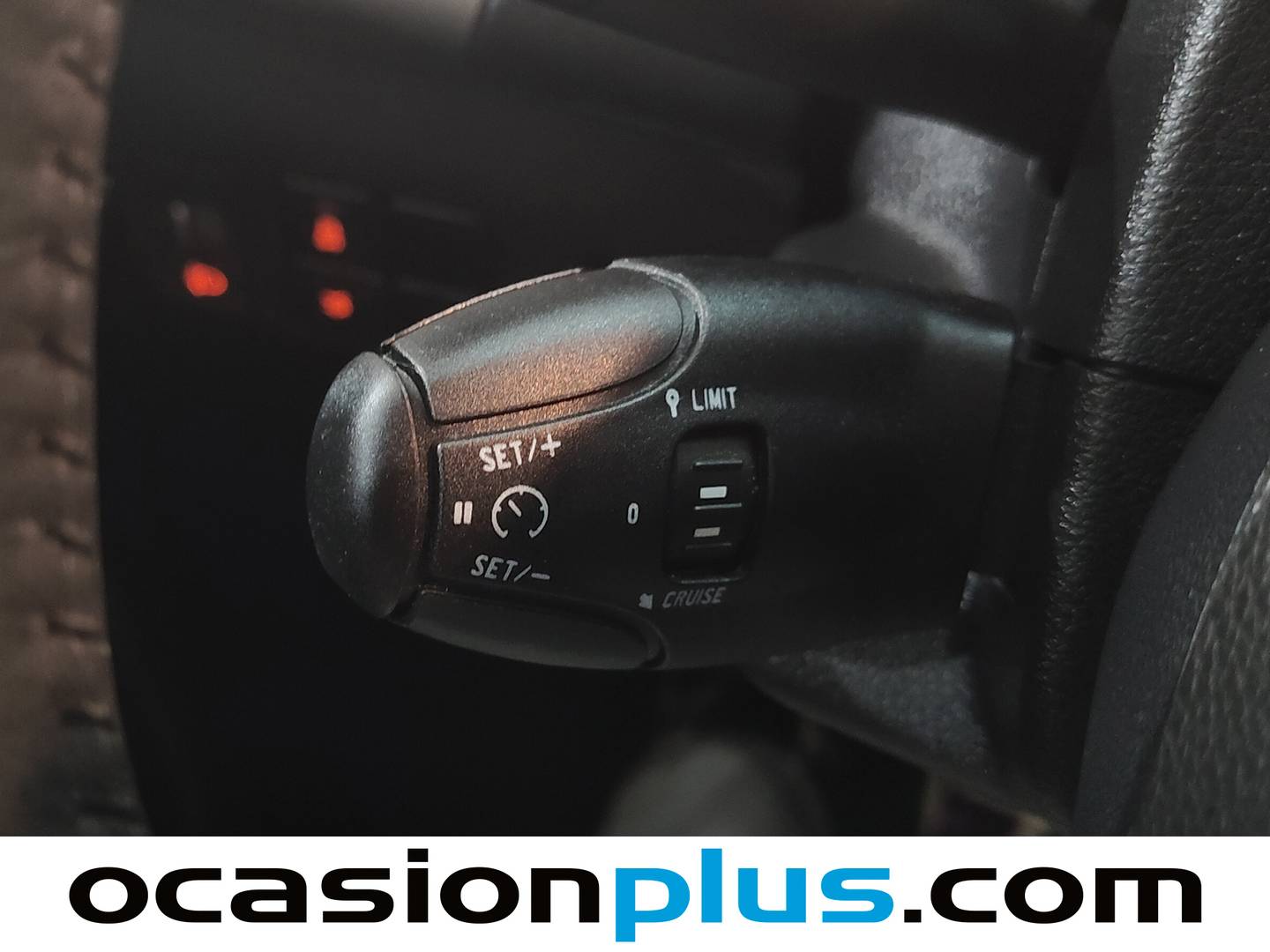 Equipamiento del Citroën C-Elysée Citroën C-Elysee PureTech 82 Exclusive (82 CV)
