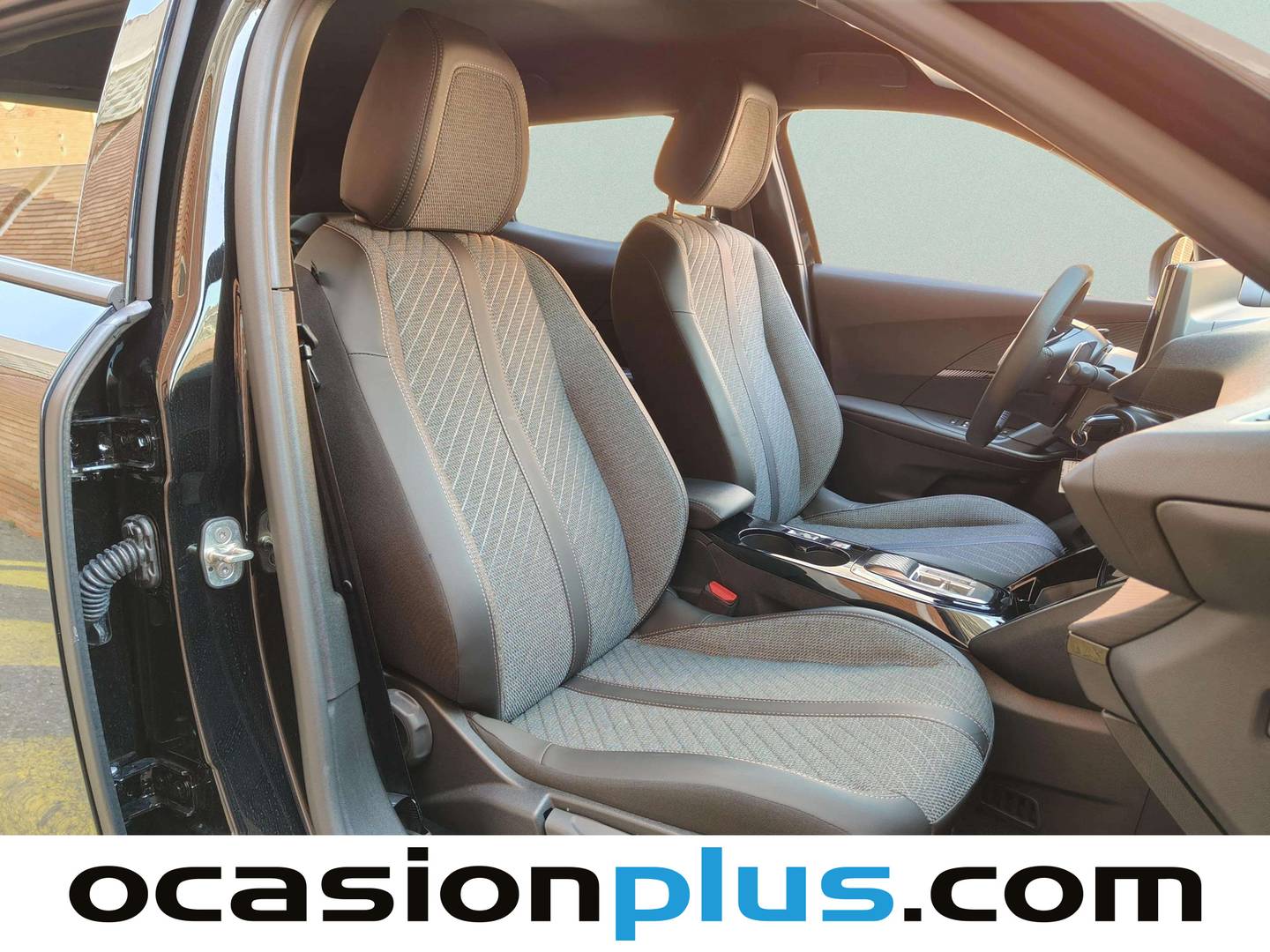 Peugeot 2008 Peugeot 2008 Allure Hybrid eDCS6 (145 CV) 2025